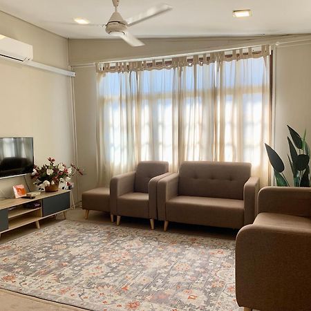 Sarah Guesthouse كُوالا تيرينغانو المظهر الخارجي الصورة